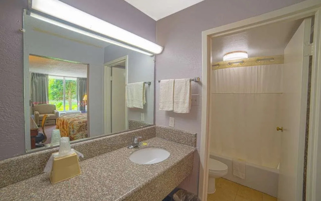 Masters Inn Selma/Smithfield I-95 By OYO