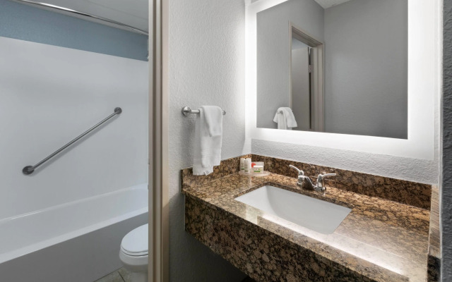 AmericInn by Wyndham Chippewa Falls