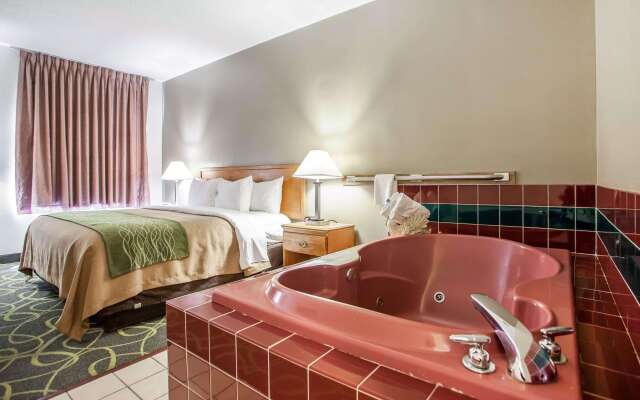 Comfort Inn Muscatine near Hwy 61