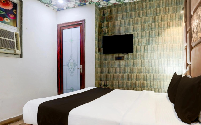 OYO Flagship 80461 R K Residency