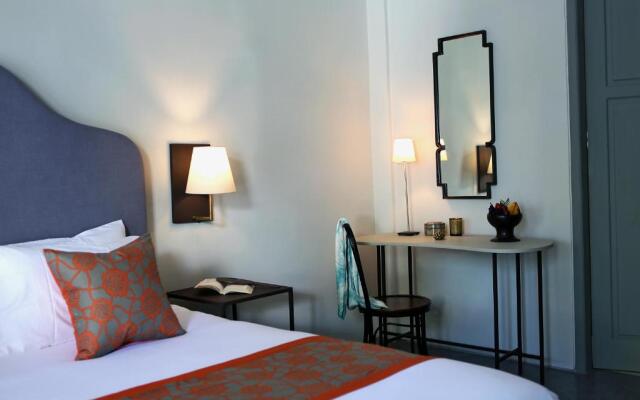 Lovinalife Room & Cafe