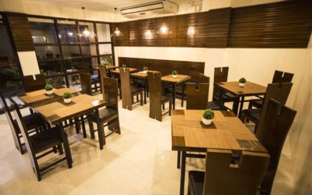 Rizmy Hotel
