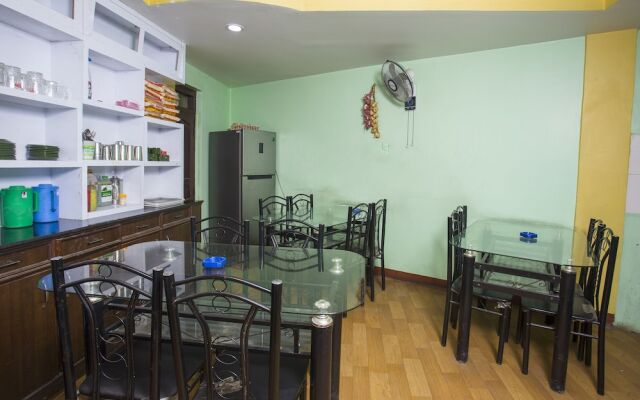 OYO 161 Ram Janaki Hotel