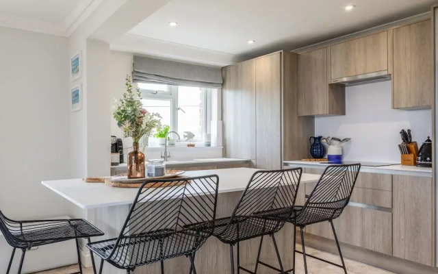 10 Thurlestone Rock