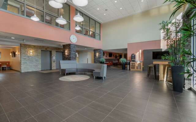 Best Western Plus Airport Inn & Suites