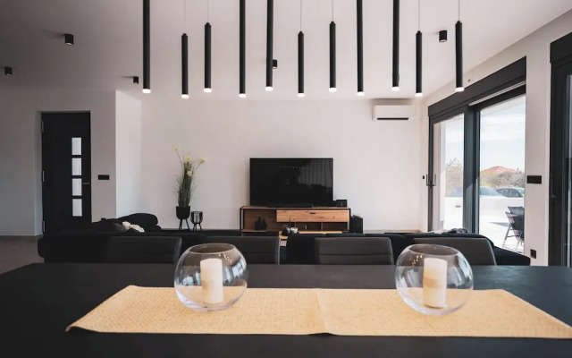 Villa Just be Happy by Trawelltopia