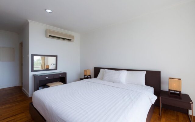 Baan Sanpleon Beachfront Condominium