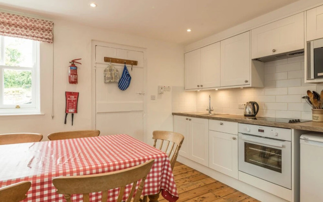 3B Coastguard Cottages