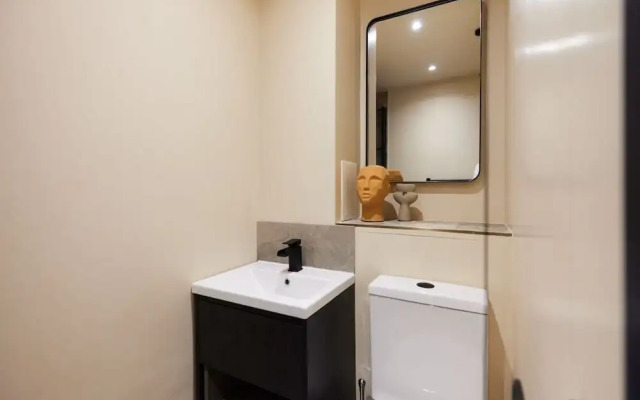 The Whitechapel Place Stunning 2bdr Flat With Balcony
