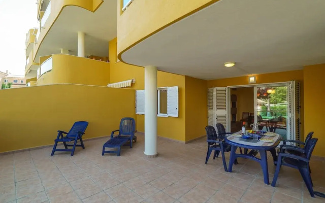 Fais in D nia With 2 Bedrooms and 2 Bathrooms