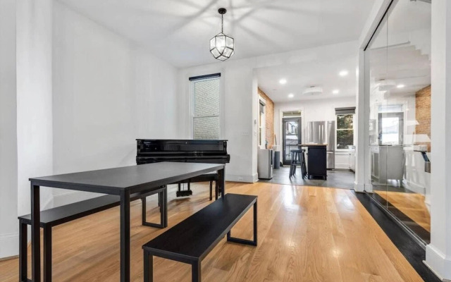 H St DC Haven 3-br Homestay