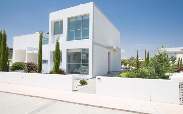 Villa Ochosto Helios - Beautiful 5 Bedroom Protaras Villa - Walking Distance to Fig Tree Bay Beach