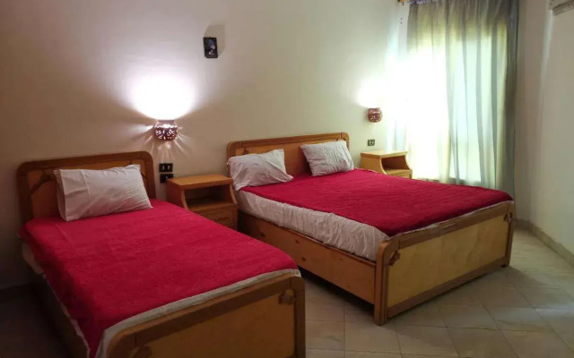 Golden Rose Hotel