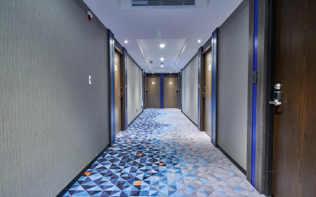 Holiday Inn Express Kaohsiung Love River by IHG