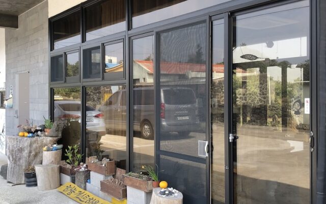 Sky Guesthouse & Cafe - Hostel