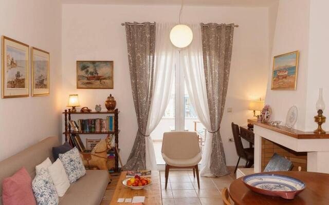 Estia House Cozy-Comfortable Apartment