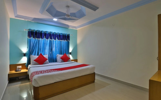 OYO 27897 Hotel The Grand Bansi