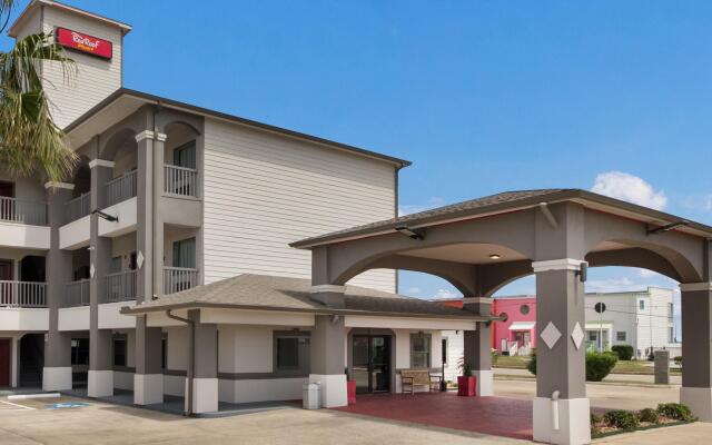 Red Roof Inn Plus+ Galveston - Beachfront