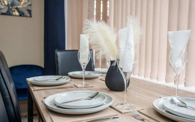 Charming 4-bed House in Nottingham Sleeps 7