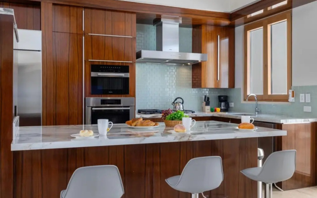 Designer Lux Villapoolbbq3 Min- Tres Trapi Bch