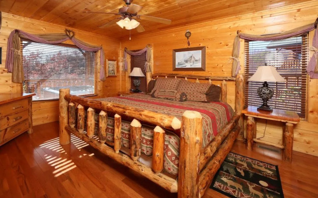 Howling Wolf - One Bedroom Cabin