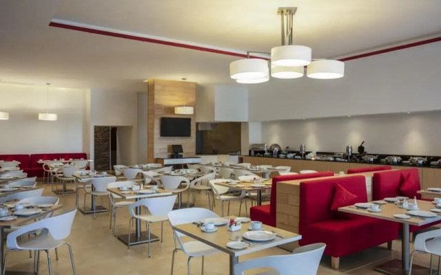 Fiesta Inn Celaya Galerías