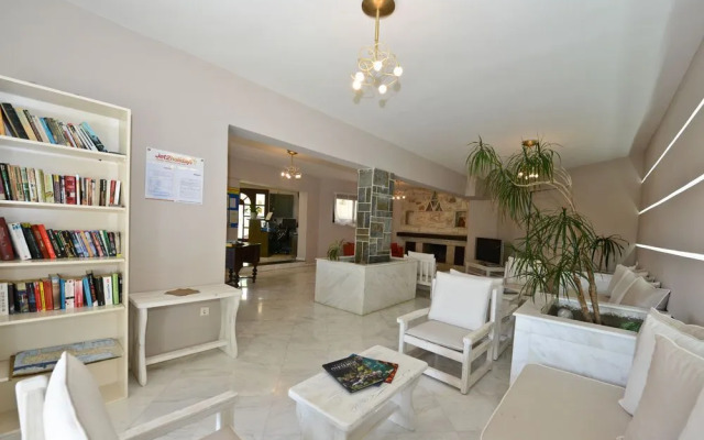 Eva Studios & Apartments