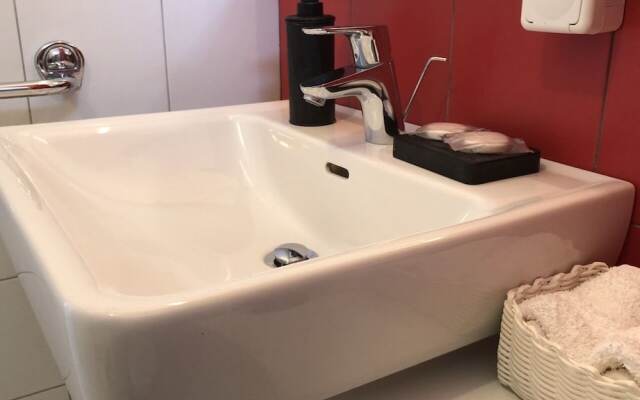 No5 Sea View Attic Studio