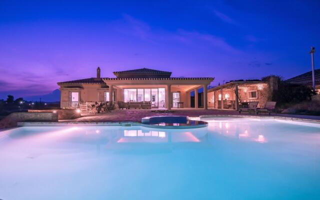 Beautiful Villa Near Sea in Peloponnese
