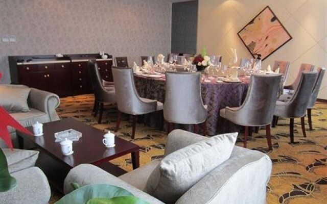 Golden Fangshan Hoilday Hotel
