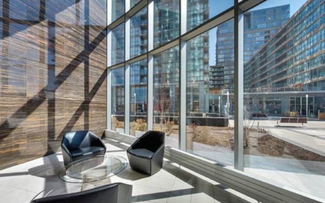 Luxurious Condo by CN Tower-FREE PARKING