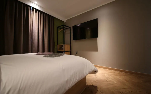 Brown Dot Hotel Cheonan