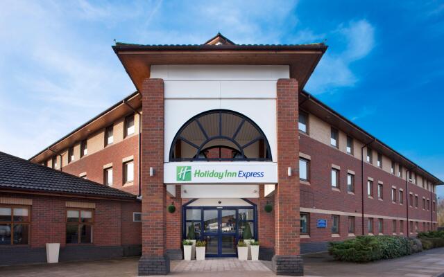 Holiday Inn Express Warwick - Stratford-upon-Avon, an IHG Hotel