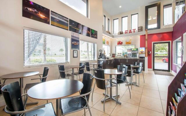 Quality Inn Daytona Speedway I-95