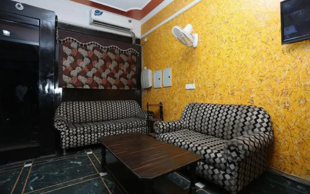 Goroomgo Hotel Priya Agra