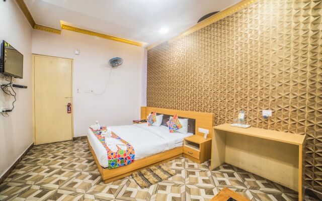 FabHotel R D Green