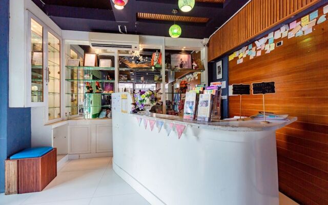 Fandee House Hostel - Adults Only