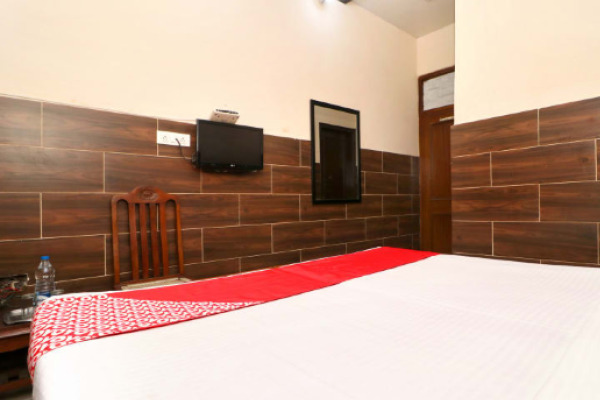 OYO 24863 Suri Guest House