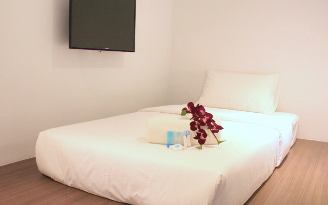 OYO 246 Link Inn (Sanitized Stay)