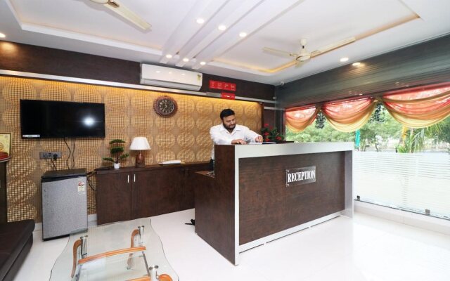 OYO 15671 Hotel Jalsa Dlx