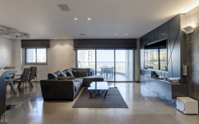 Stav Rentals Tel Aviv Sea View Apartment