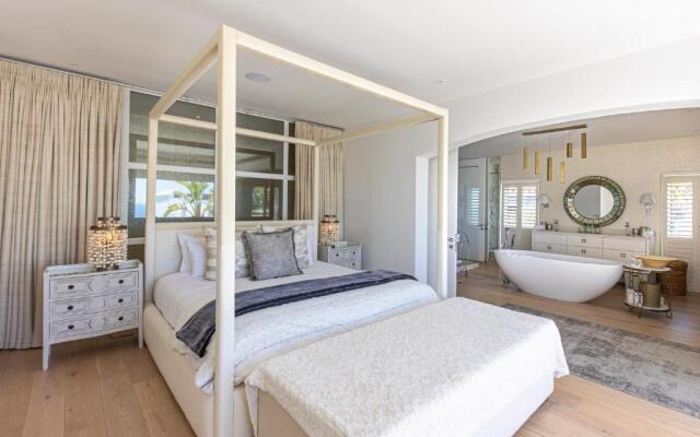Clifton YOLO Spaces – Clifton Private Beach Villa