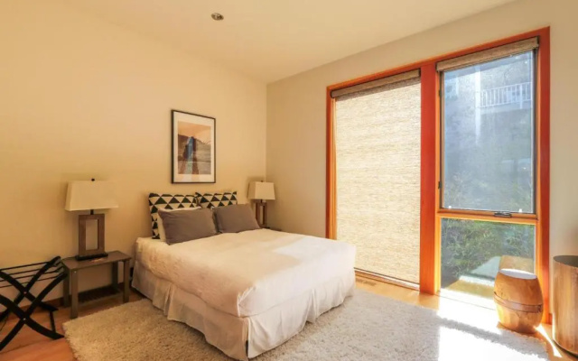 ALOFT-River View-AC-5BR/2.5BA