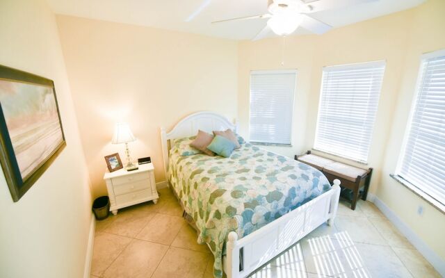 Beachbreeze Apartment 6