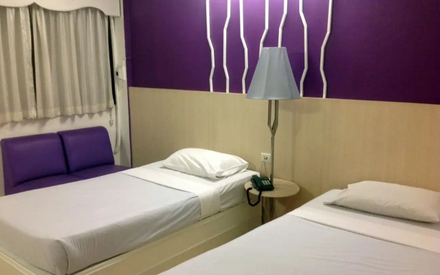 Highway Hotel