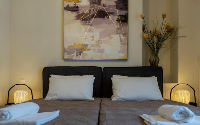 Christine's Golden Suite at Ioannina's Center