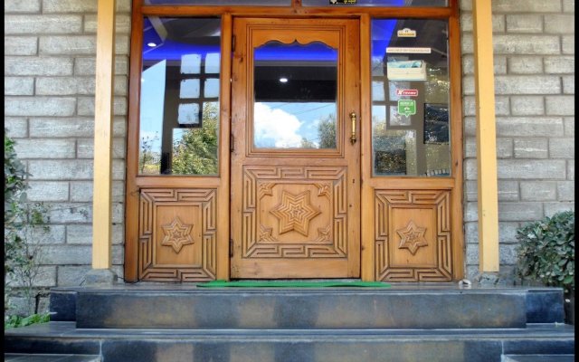 Hotel Chandertal Manali