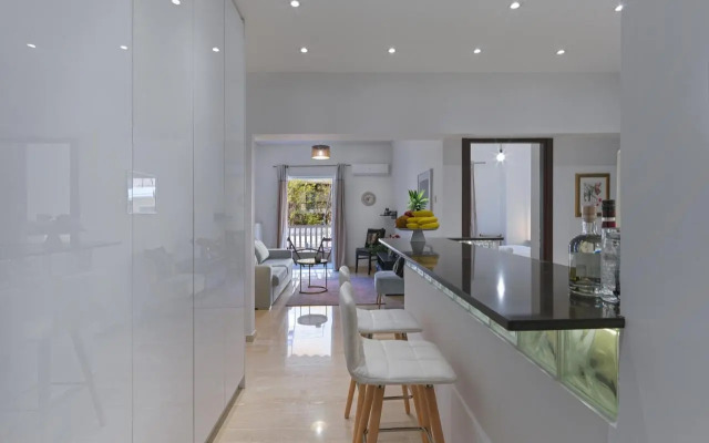 Newly Renovated Apartment in the Heart of Athens