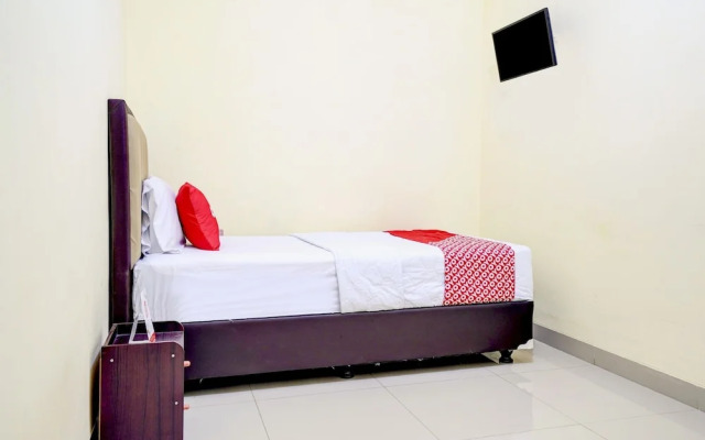 OYO 90052 Star House