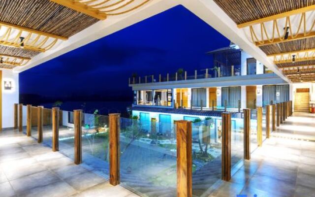 Yewang Su Lake View Light Luxury Hostel